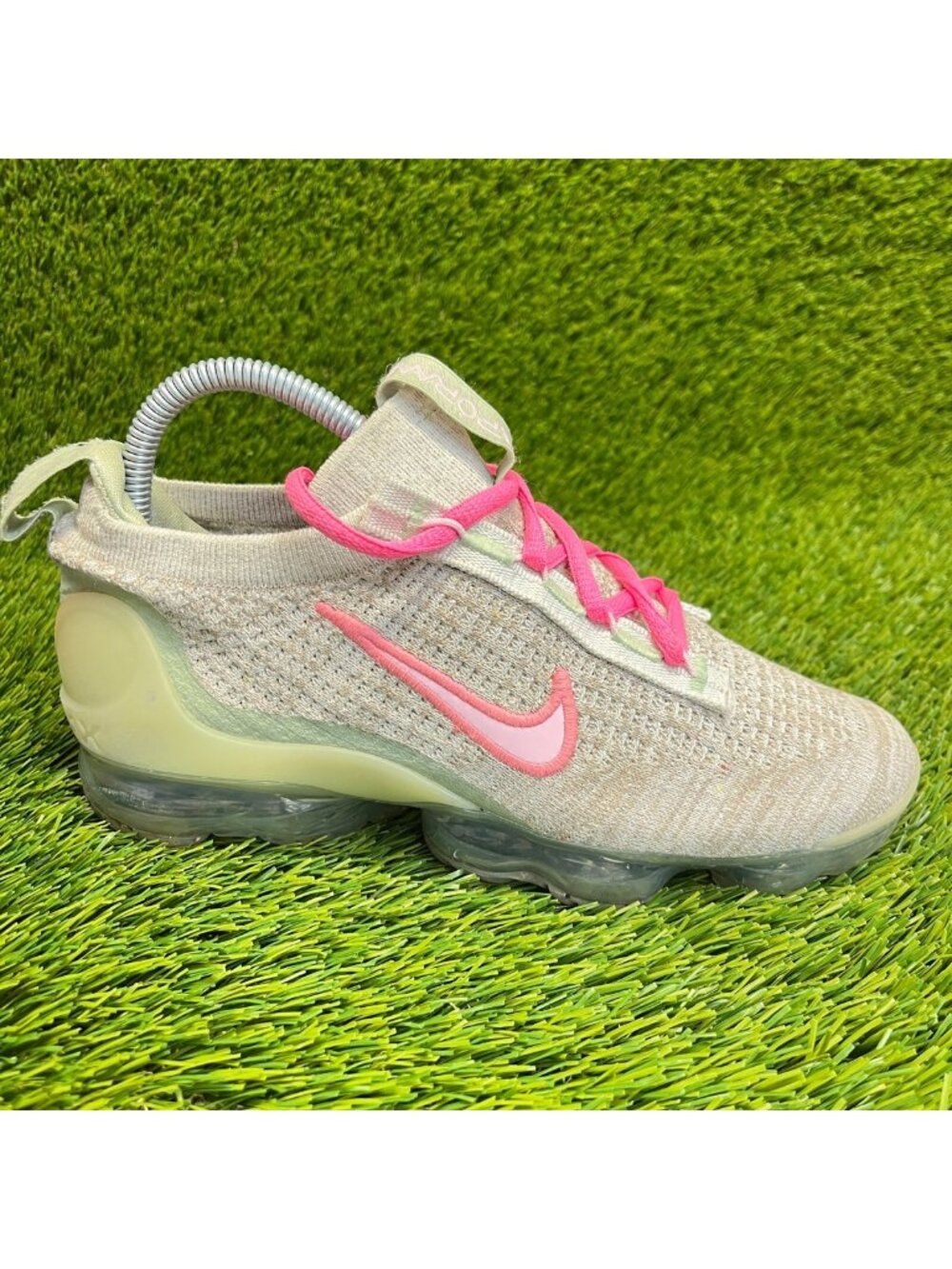 Nike Air VaporMax 2021 Flyknit Girls Size 5Y Beige Pink Athletic Shoes Sneakers